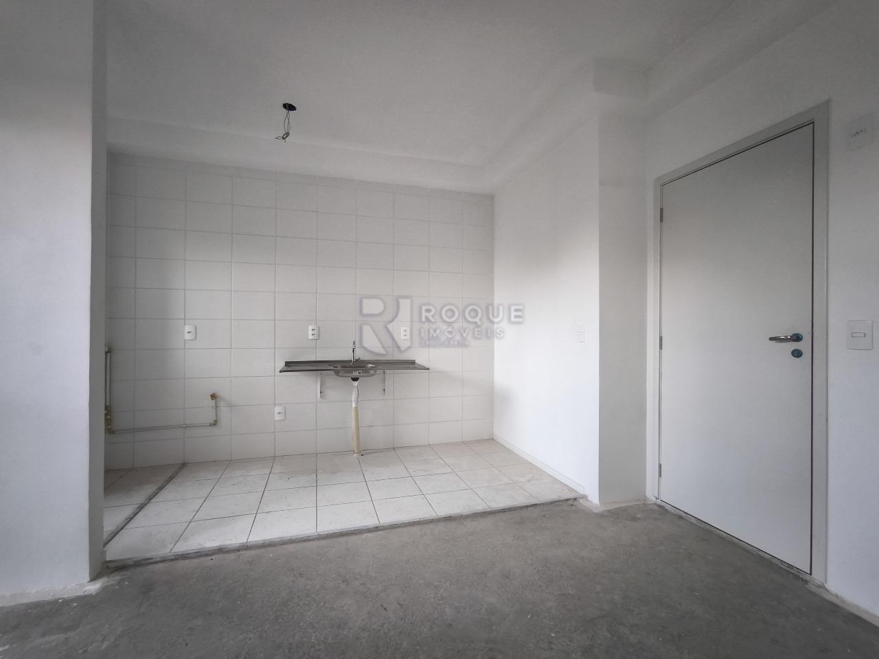 Apartamento à venda no bairro Chácaras Antonieta: COZINHA