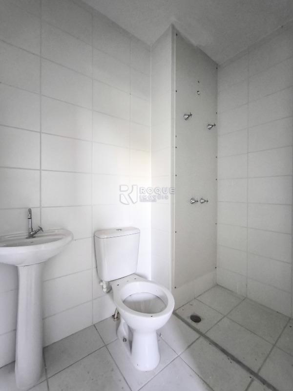 Apartamento à venda no bairro Chácaras Antonieta: BANHEIRO SOCIAL