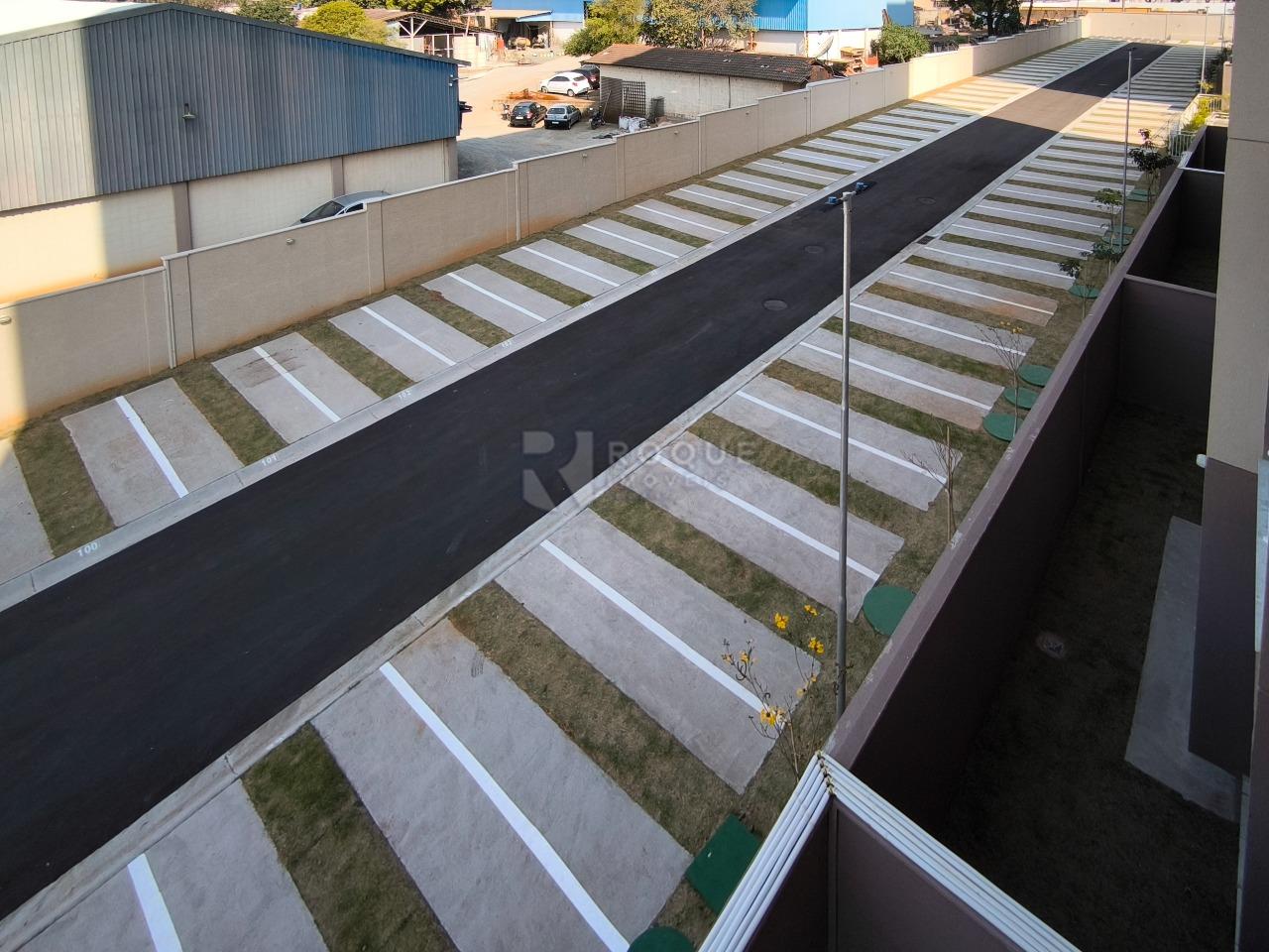 Apartamento à venda no bairro Chácaras Antonieta: ESTACIONAMENTO