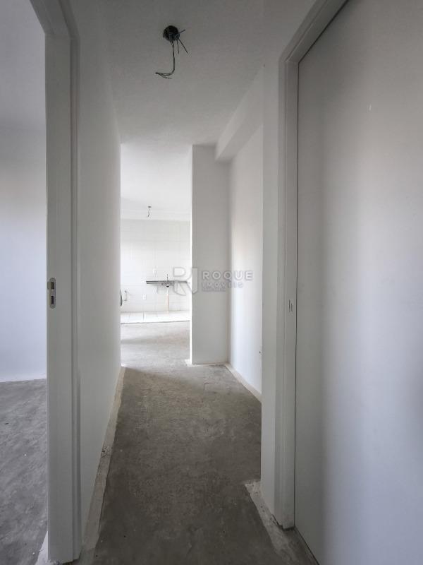 Apartamento à venda no bairro Chácaras Antonieta: CORREDOR INTERNO