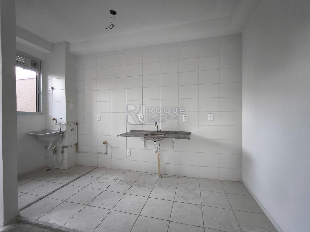 Apartamento à venda no bairro Chácaras Antonieta: COZINHA