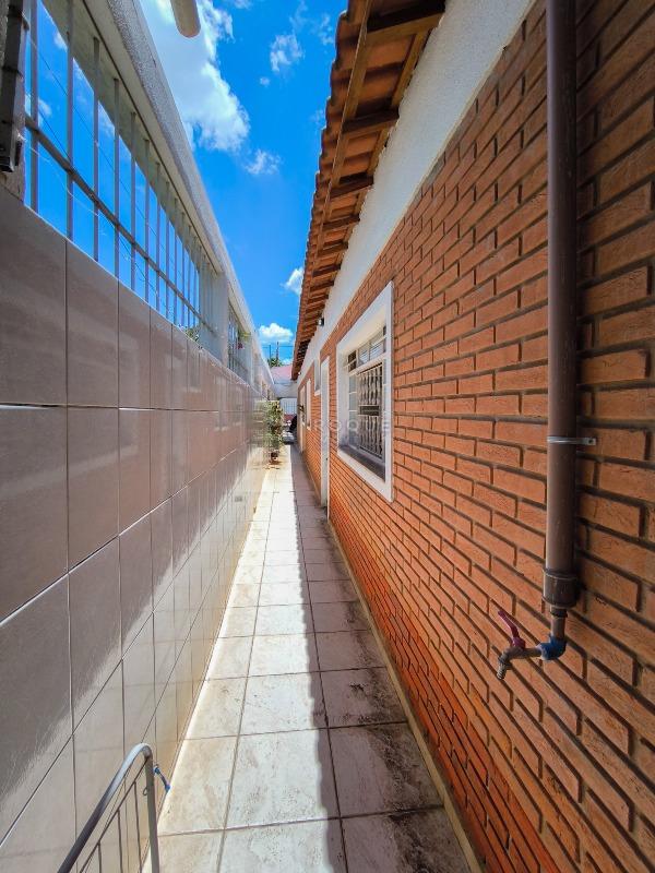 Casa Residencial à venda no bairro Jardim Bandeirantes: LATERAL EXTERNA