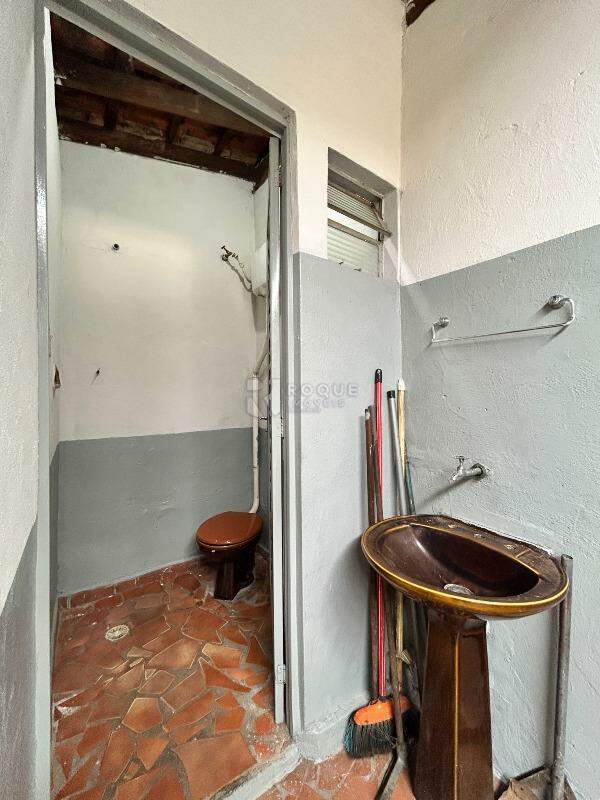 Barracão/Galpão para aluguel no bairro Vila Camargo: WC social 