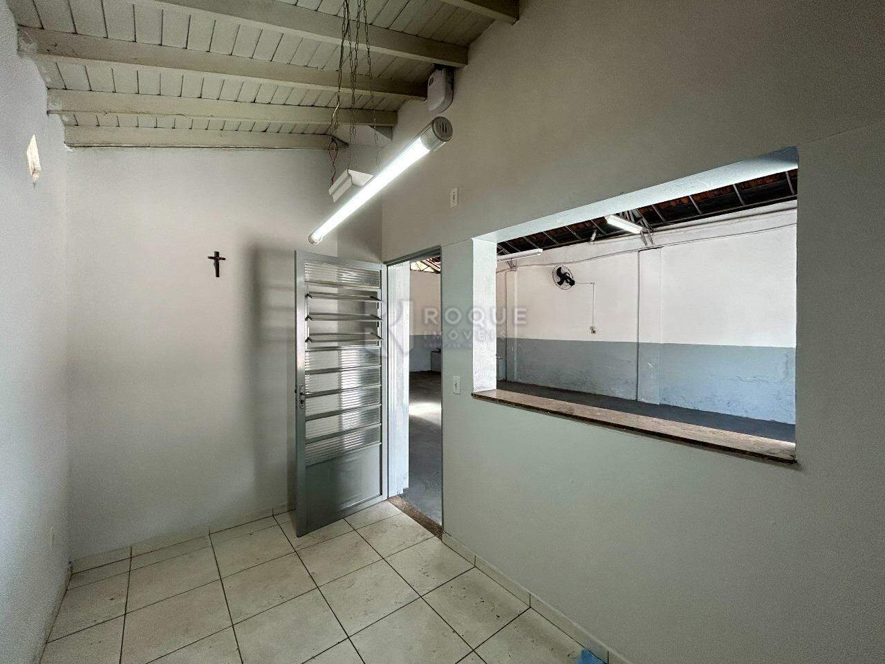 Barracão/Galpão para aluguel no bairro Vila Camargo: Escritório 