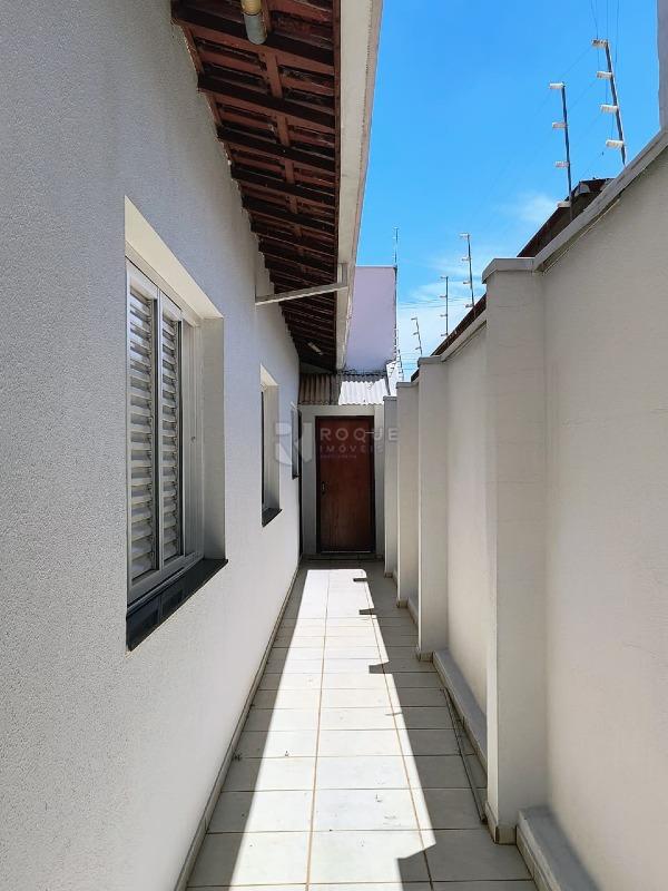 Casa em condomínio para aluguel no bairro Parque Egisto Ragazzo: Corredor