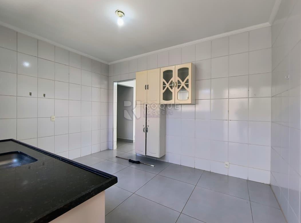 Casa em condomínio para aluguel no bairro Parque Egisto Ragazzo: Cozinha 