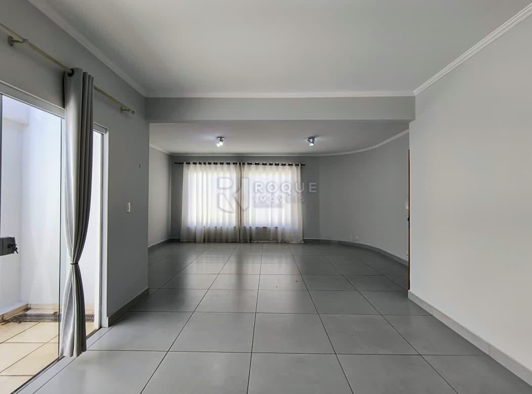 Casa em condomínio para aluguel no bairro Parque Egisto Ragazzo: Sala