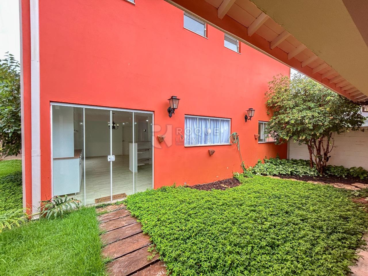 Casa em condomínio para aluguel no bairro Residencial Ilha de Bali: Fundo 