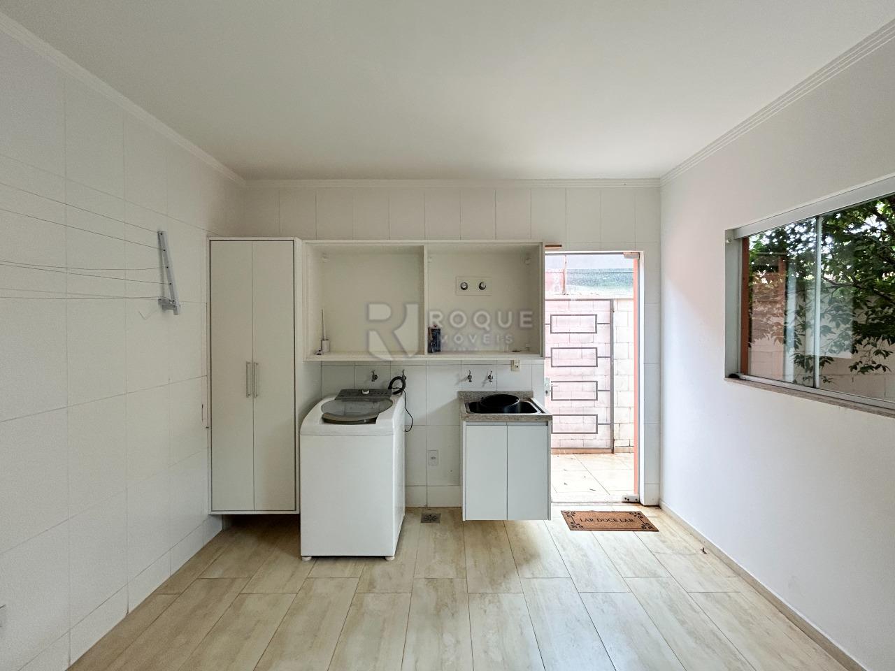 Casa em condomínio para aluguel no bairro Residencial Ilha de Bali: Área de serviço 