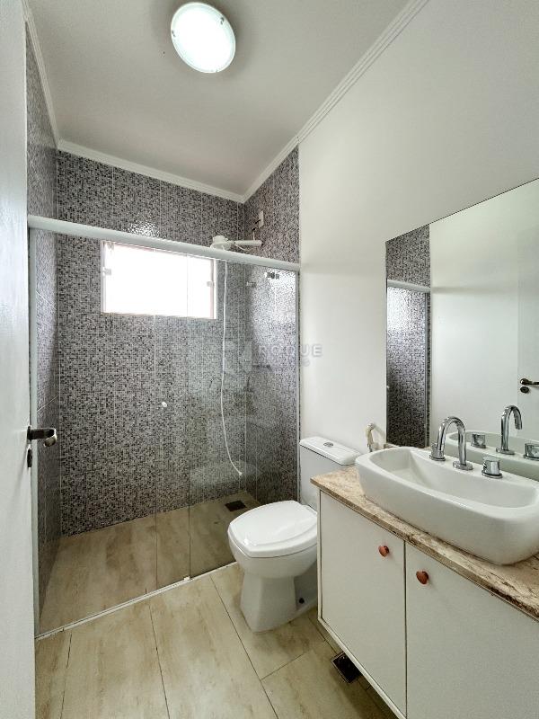 Casa em condomínio para aluguel no bairro Residencial Ilha de Bali: WC suíte 1