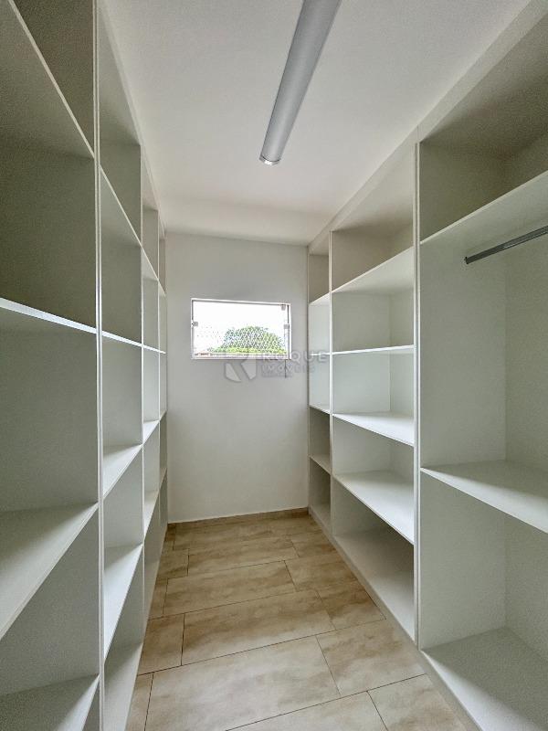 Casa em condomínio para aluguel no bairro Residencial Ilha de Bali: Closet suíte 2