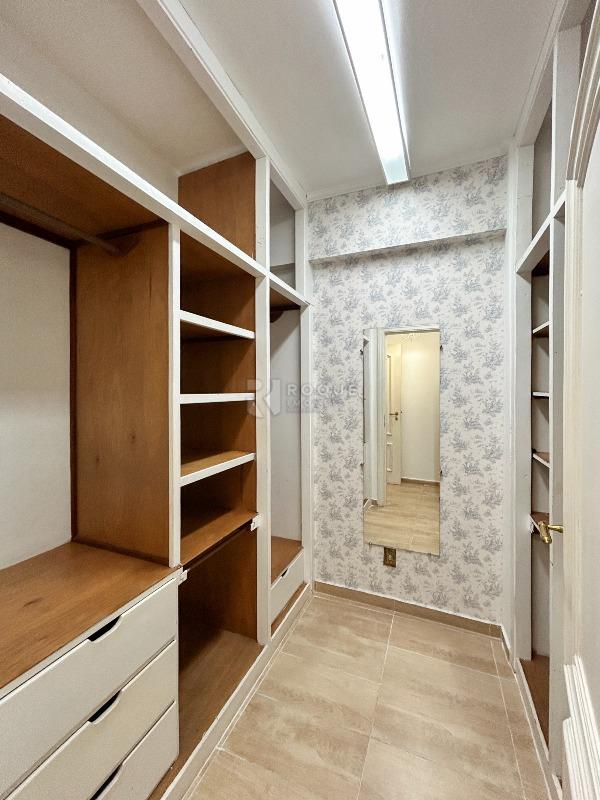 Apartamento para aluguel no bairro Centro: Closet suíte 