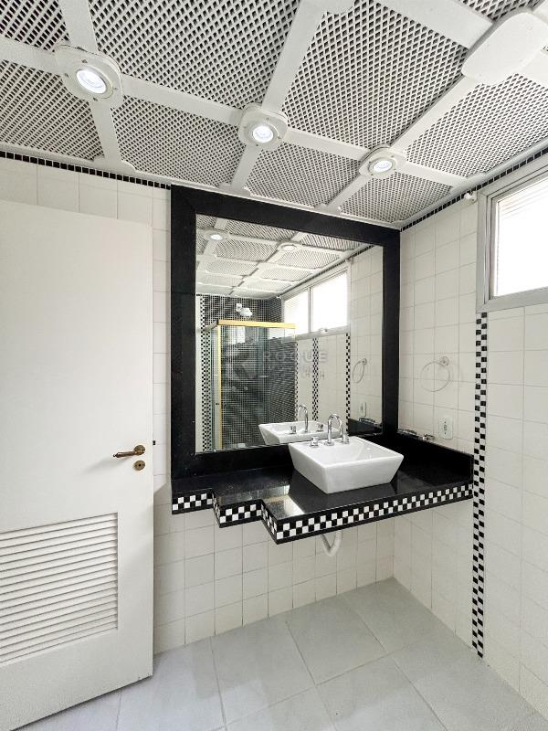 Apartamento para aluguel no bairro Centro: WC social 