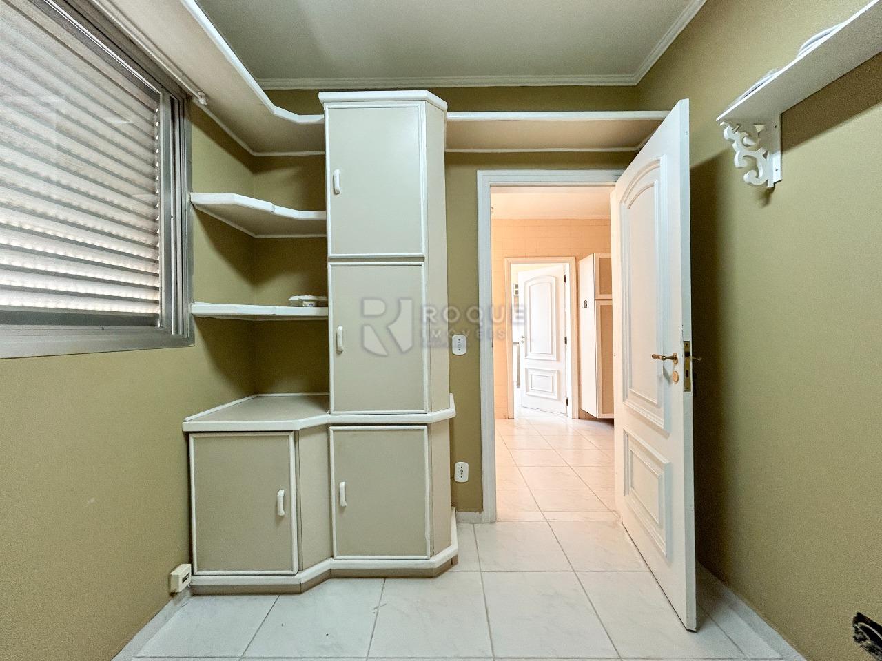 Apartamento para aluguel no bairro Centro: Dormitório 4 suíte