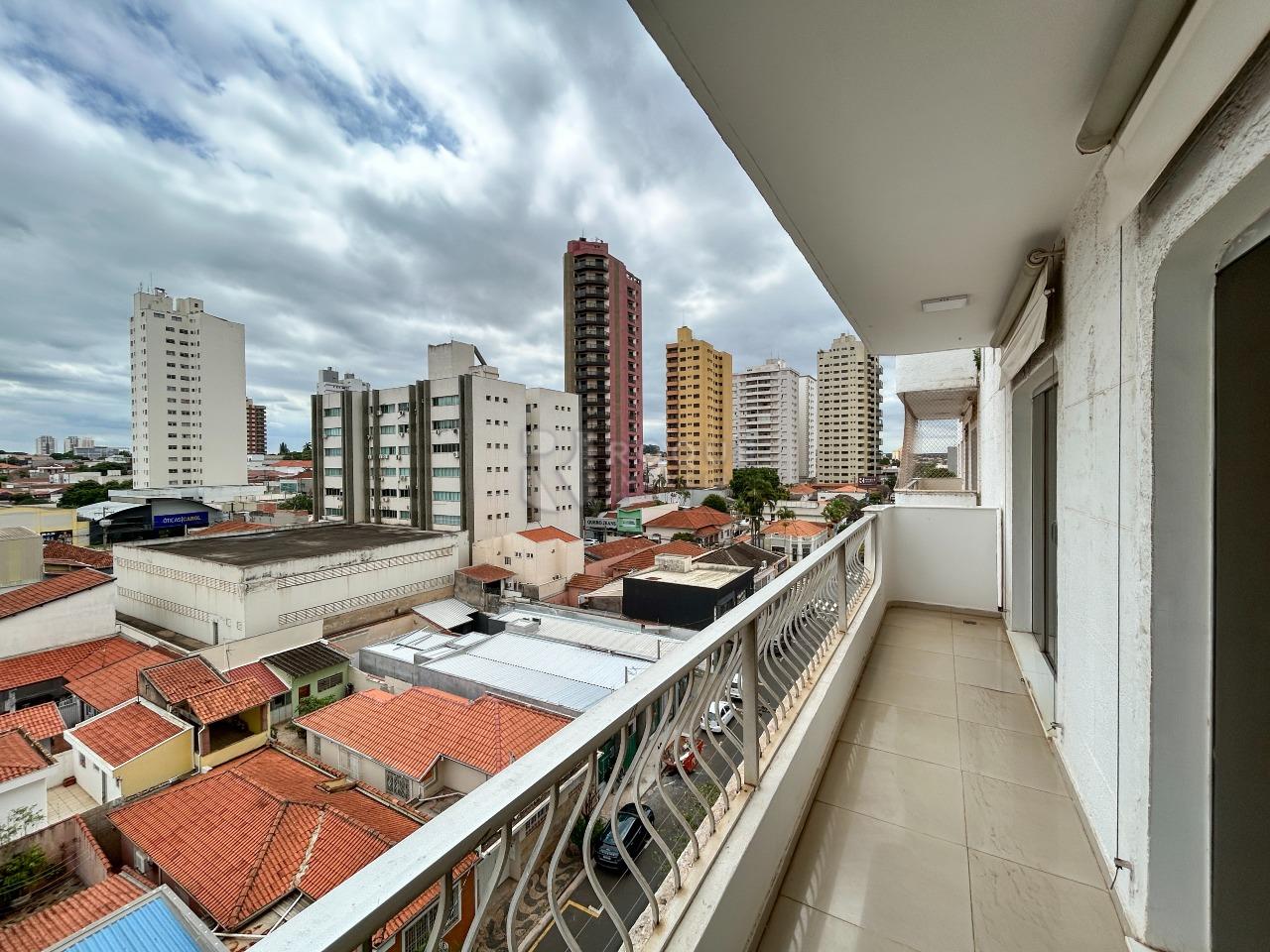 Apartamento para aluguel no bairro Centro: Sacada