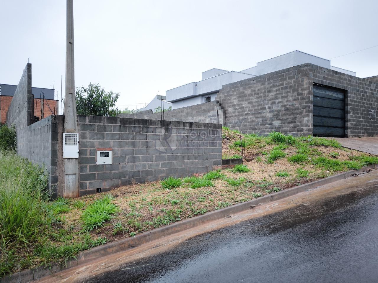 Terreno à venda no bairro Residencial Colinas do Engenho I: 