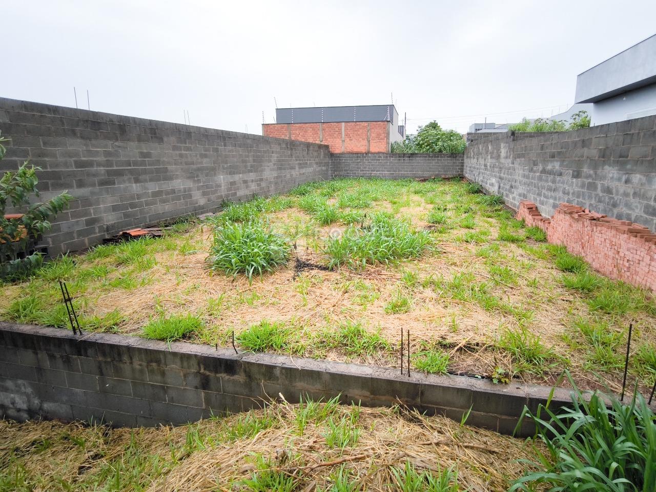 Terreno à venda no bairro Residencial Colinas do Engenho I: 