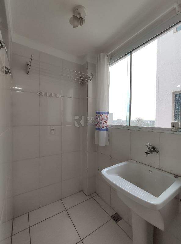 Apartamento à venda no bairro Jardim Ouro Verde: Área de serviço