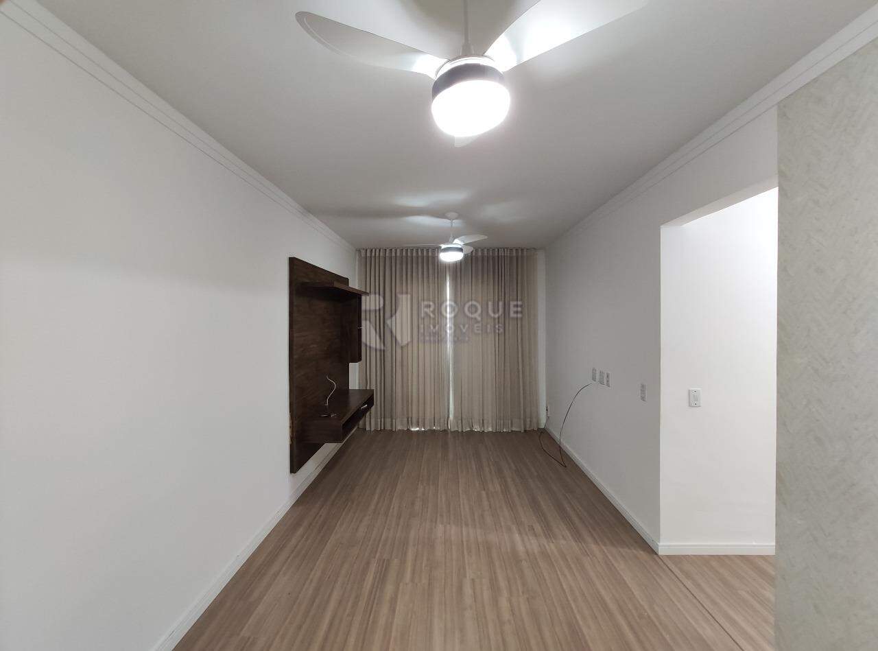 Apartamento à venda no bairro Jardim Ouro Verde: Sala