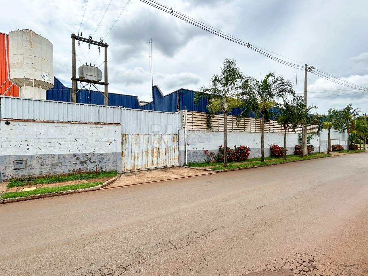 Barracão/Galpão para aluguel no bairro DISTRITO INDUSTRIAL: Fachada