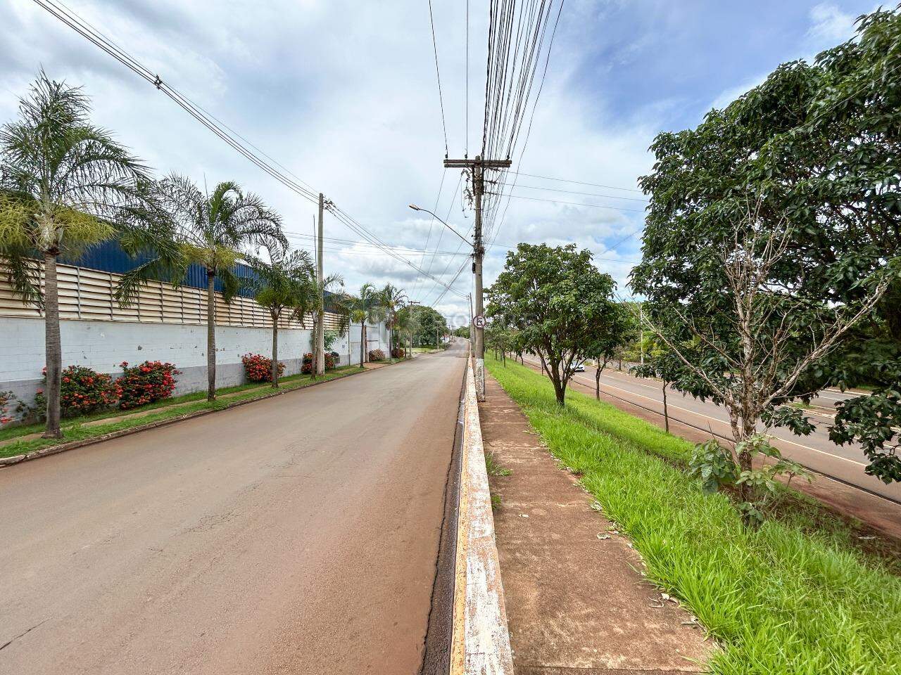 Barracão/Galpão para aluguel no bairro DISTRITO INDUSTRIAL: Frente