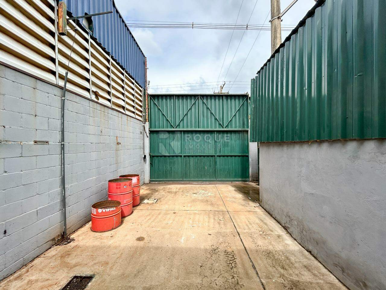 Barracão/Galpão para aluguel no bairro DISTRITO INDUSTRIAL: Garagem