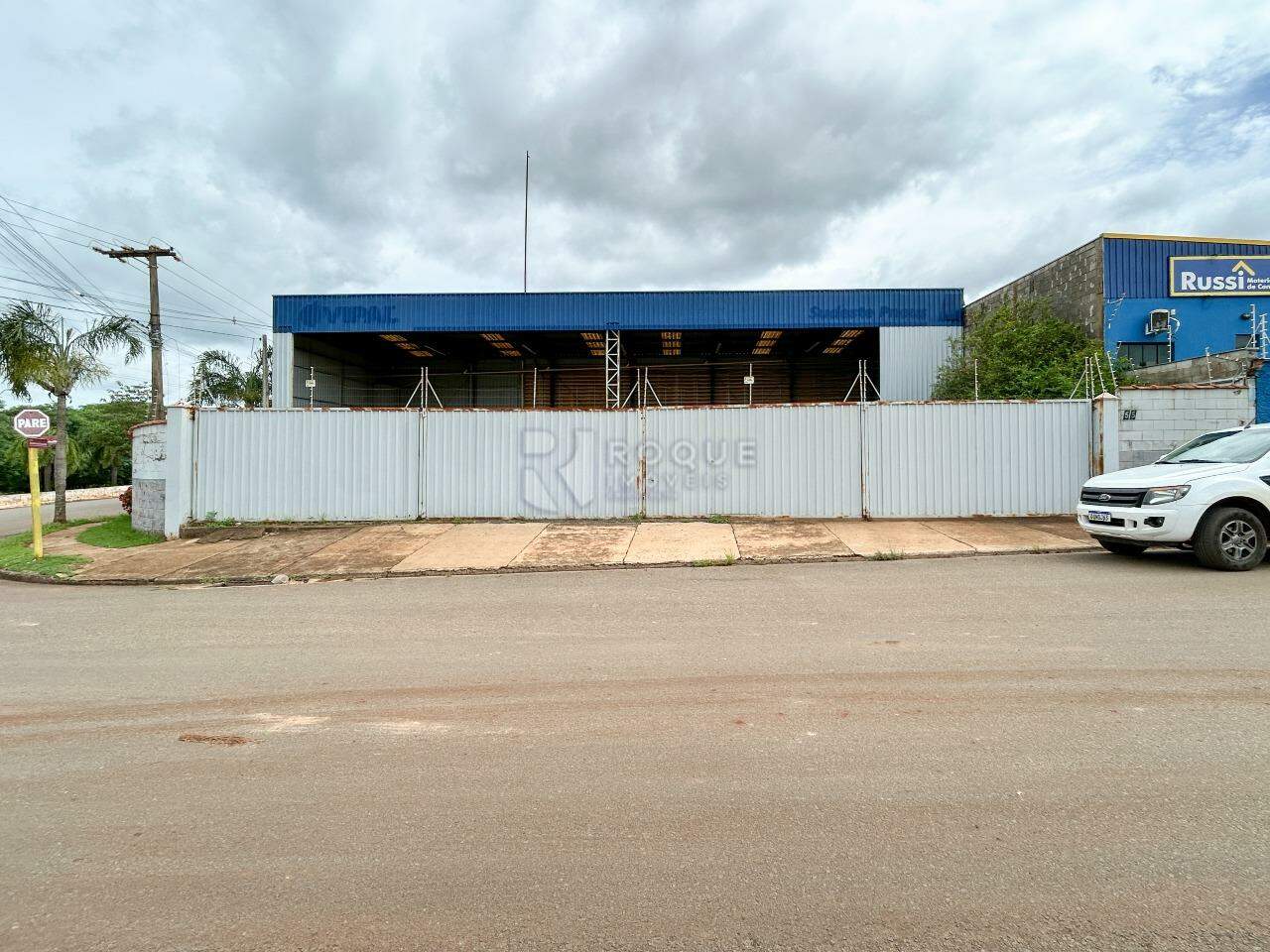 Barracão/Galpão para aluguel no bairro DISTRITO INDUSTRIAL: Fachada Garagem 2