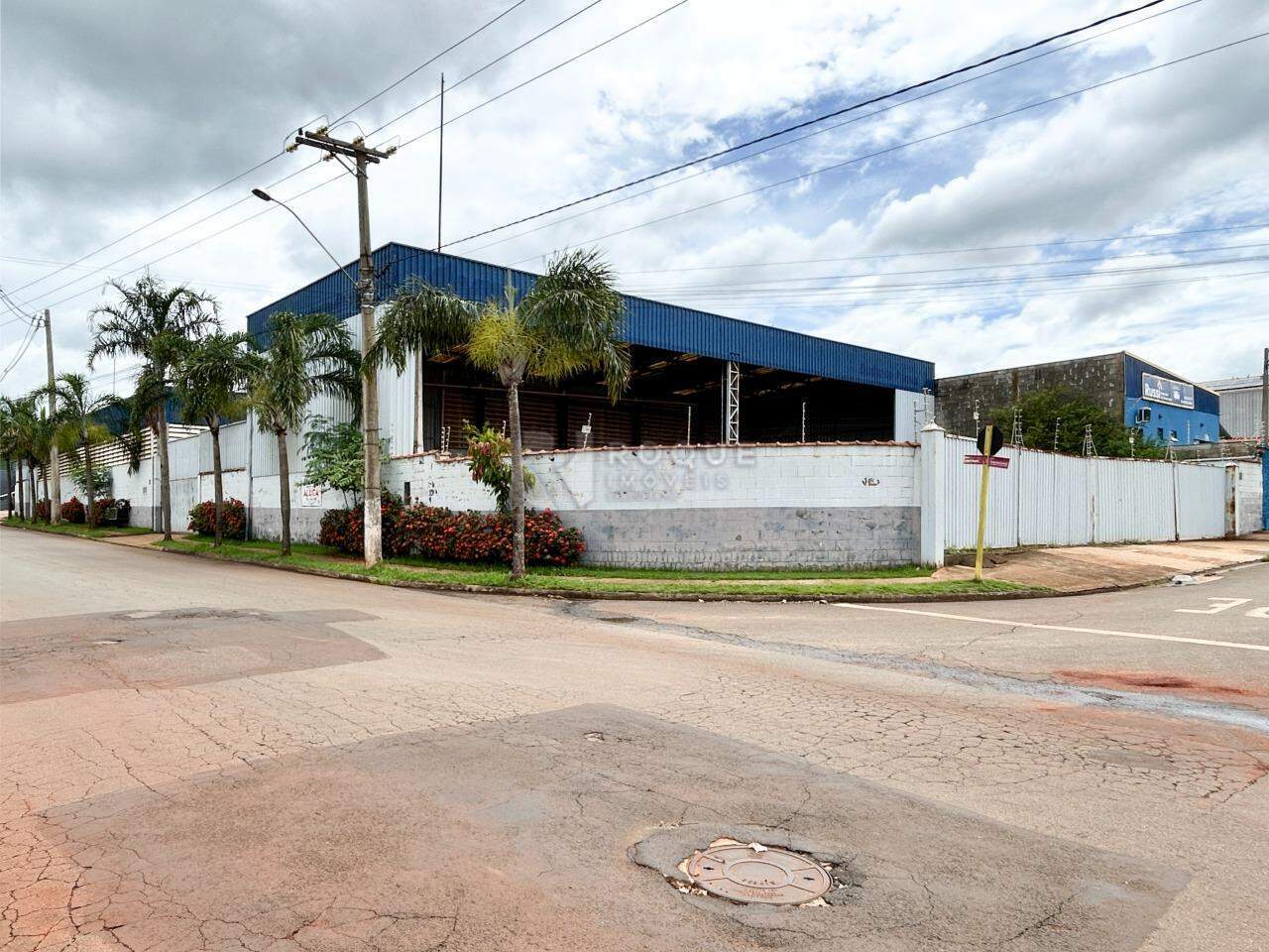 Barracão/Galpão para aluguel no bairro DISTRITO INDUSTRIAL: Fachada 