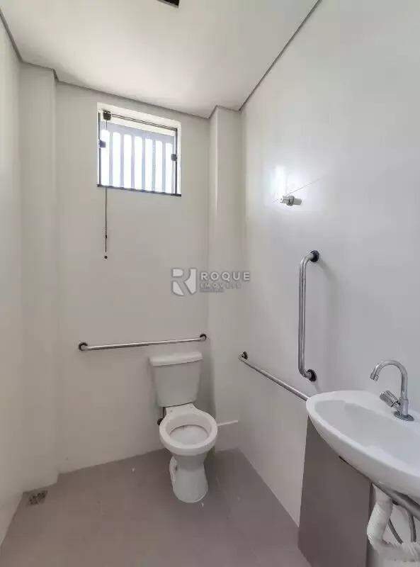 Barracão/Galpão para aluguel no bairro Jardim Porto Real II: Wc social 01