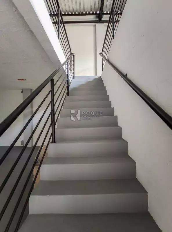 Barracão/Galpão para aluguel no bairro Jardim Porto Real II: Escada