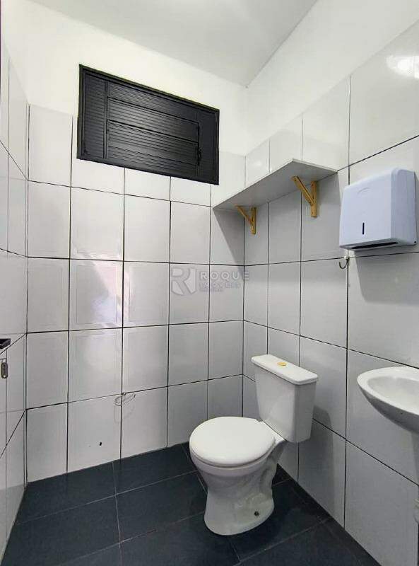 Barracão/Galpão para aluguel no bairro Jardim Morro Branco: Wc social 01