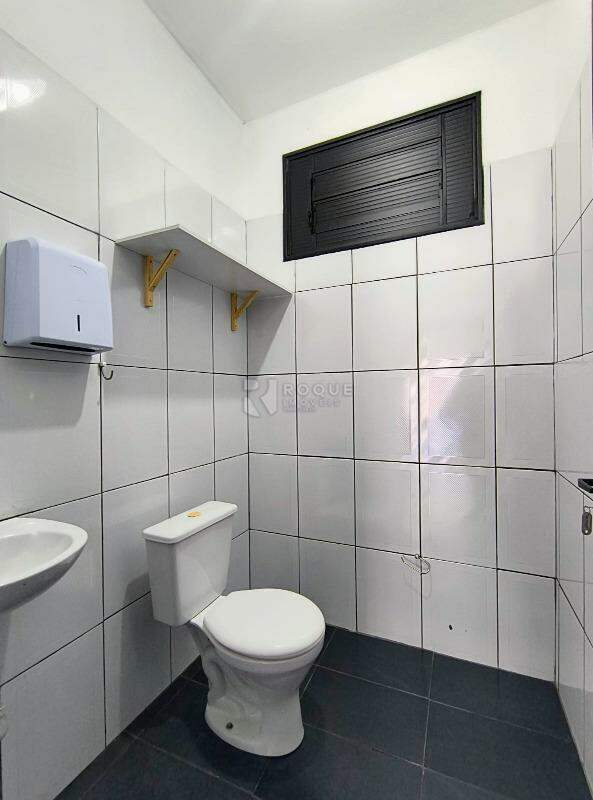 Barracão/Galpão para aluguel no bairro Jardim Morro Branco: Wc social 02