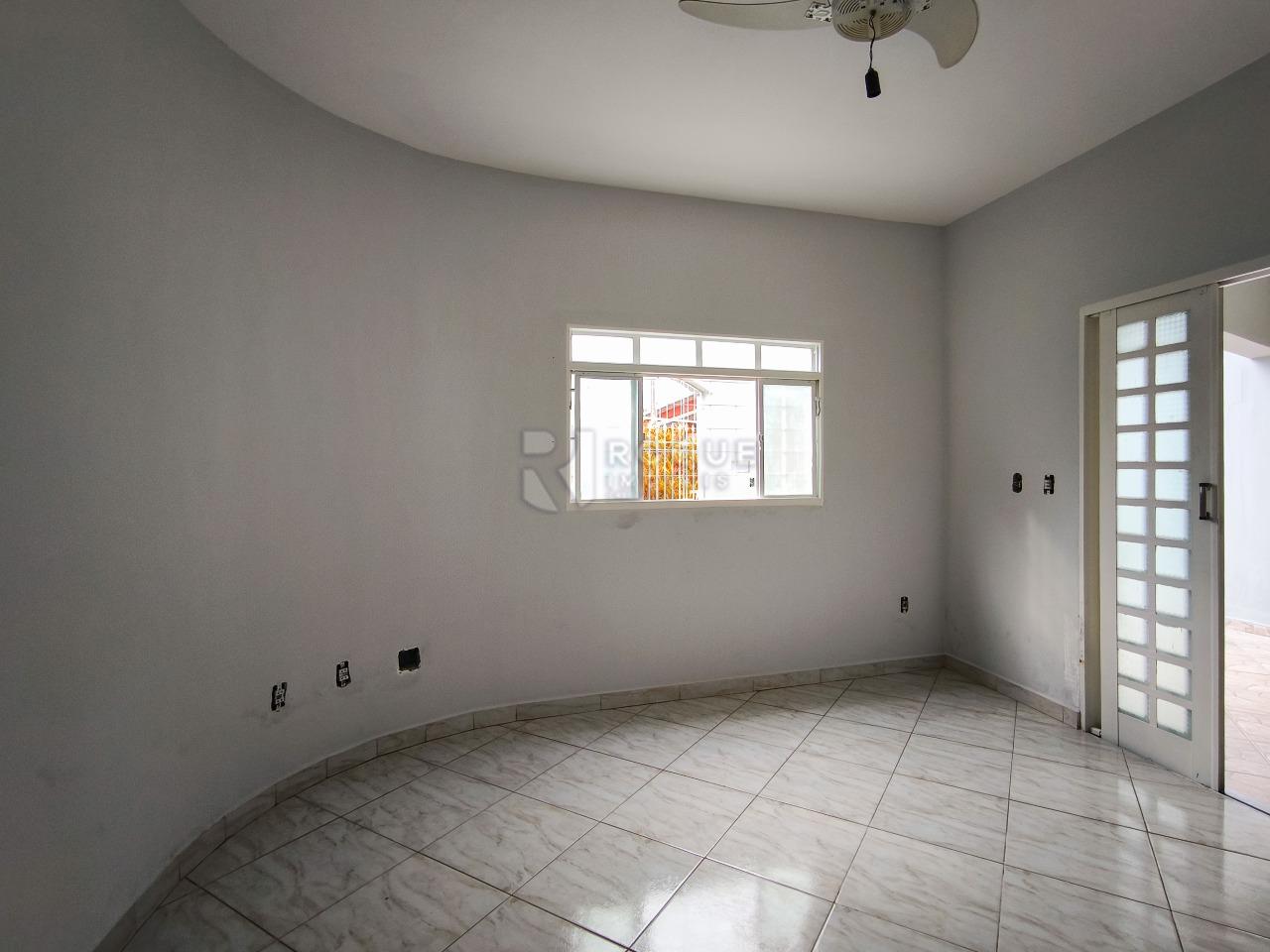 Casa Residencial à venda no bairro Jardim Residencial Guimarães: SALA DE ESTAR