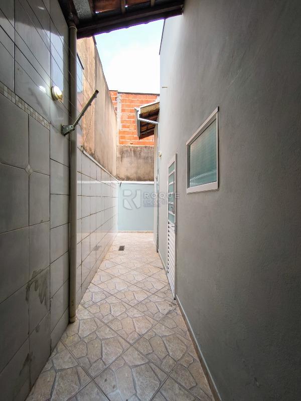 Casa Residencial à venda no bairro Jardim Residencial Guimarães: ÁREA DE VARAL