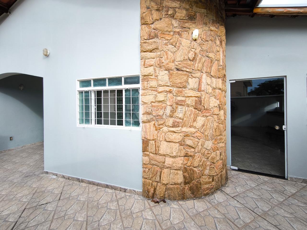 Casa Residencial à venda no bairro Jardim Residencial Guimarães: FRENTE