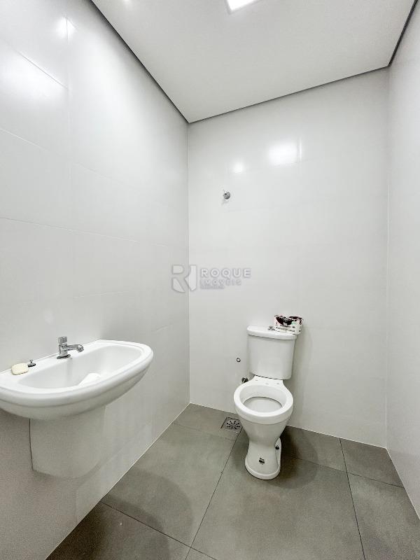 Salas/Conjuntos para aluguel no bairro Vila São Geraldo: WC social em comum 