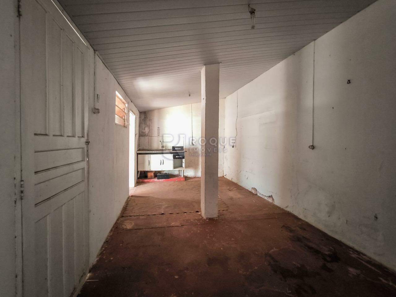 Salão à venda no bairro Jardim Nova Itália: SALA DE ESTAR EDÍCULA