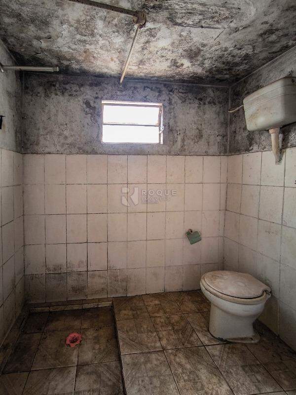 Salão à venda no bairro Jardim Nova Itália: BANHEIRO SOCIAL EDÍCULA