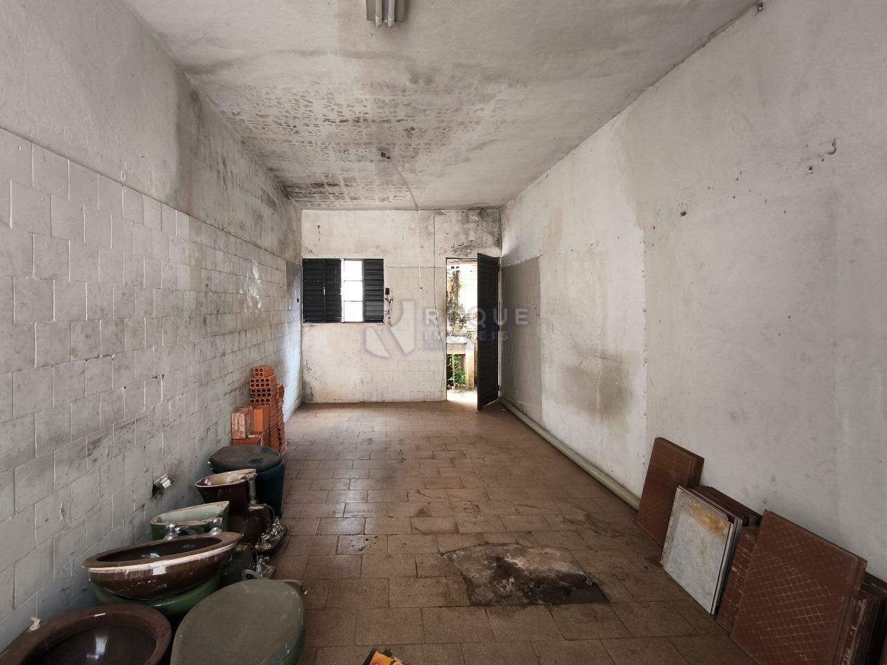 Salão à venda no bairro Jardim Nova Itália: SALA DE ESTAR