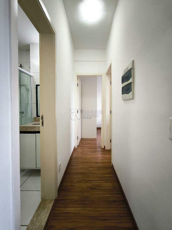 Apartamento à venda no bairro Chácaras Antonieta: CORREDOR INTERNO