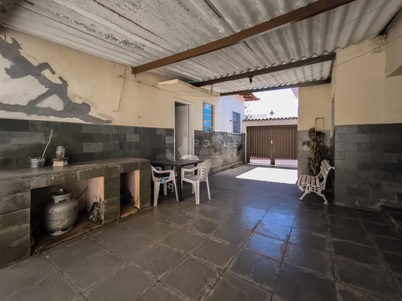 Casa Residencial à venda no bairro Vila Claudia: ÁREA DE SERVIÇO