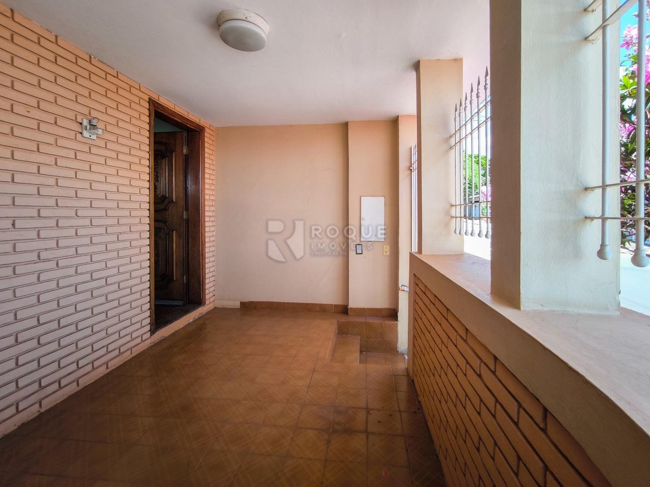 Casa Residencial à venda no bairro Vila Claudia: VARANDA