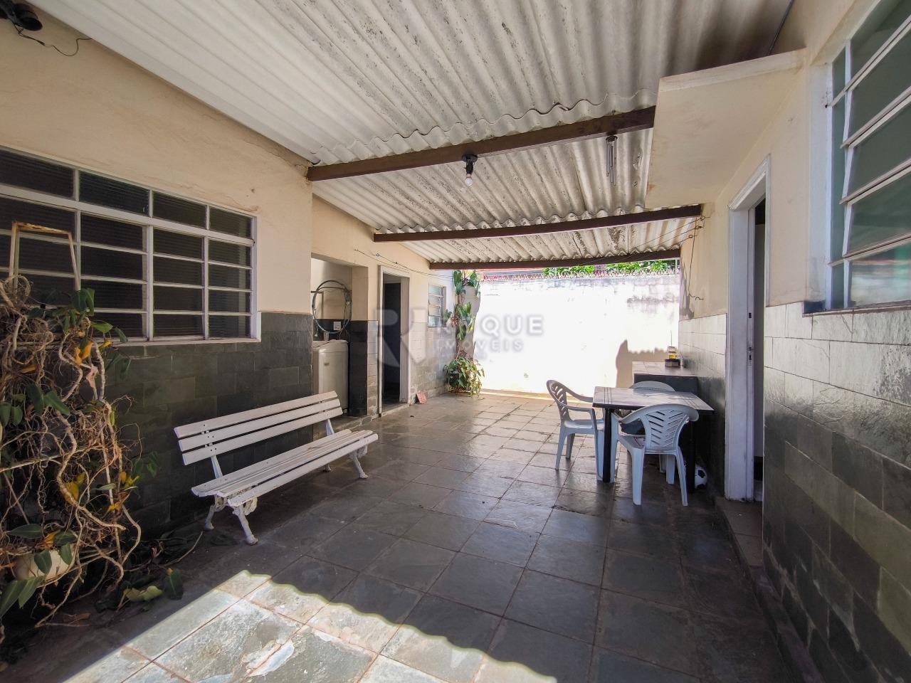 Casa Residencial à venda no bairro Vila Claudia: ÁREA DE SERVIÇO