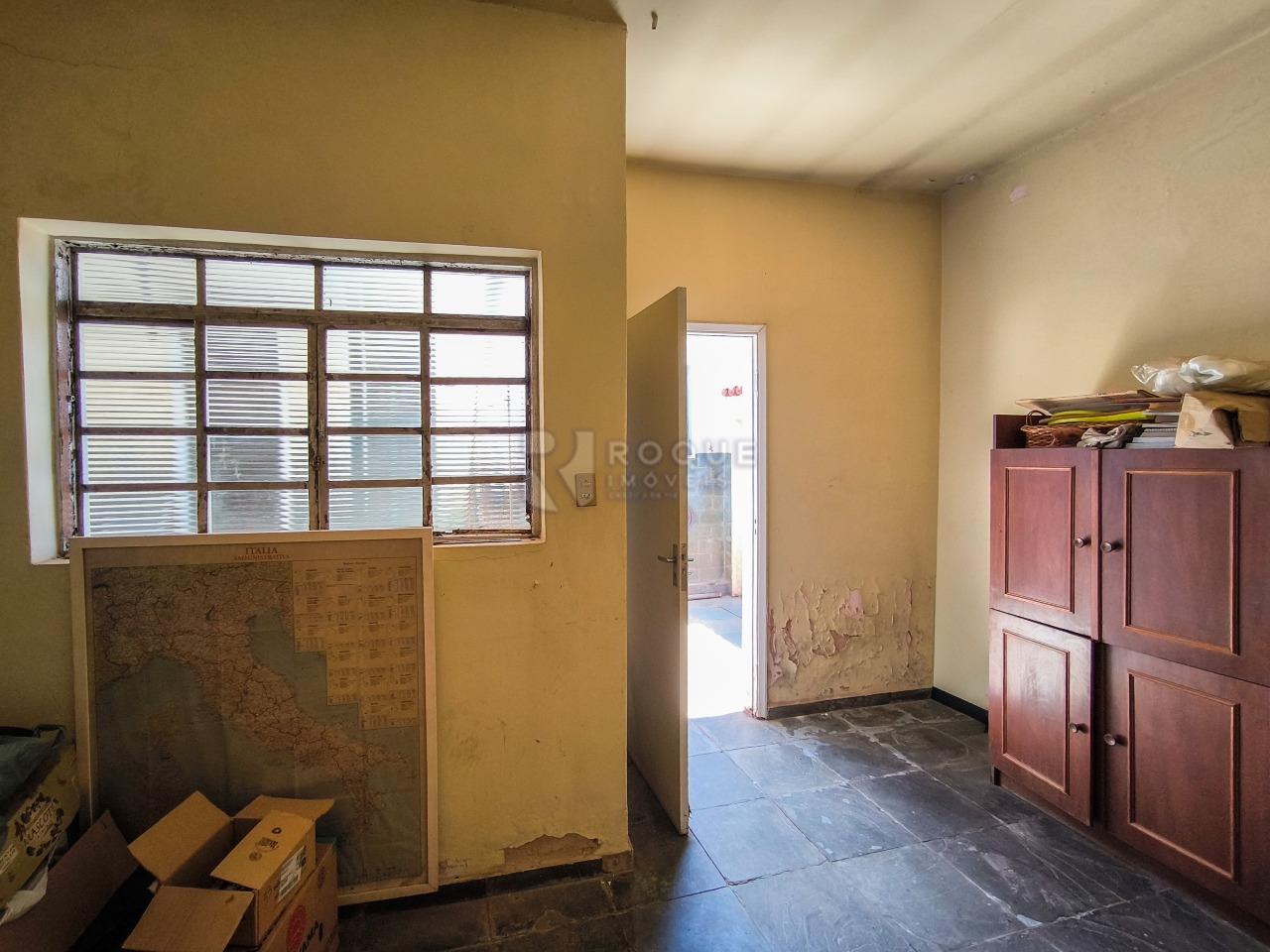 Casa Residencial à venda no bairro Vila Claudia: DESPEJO