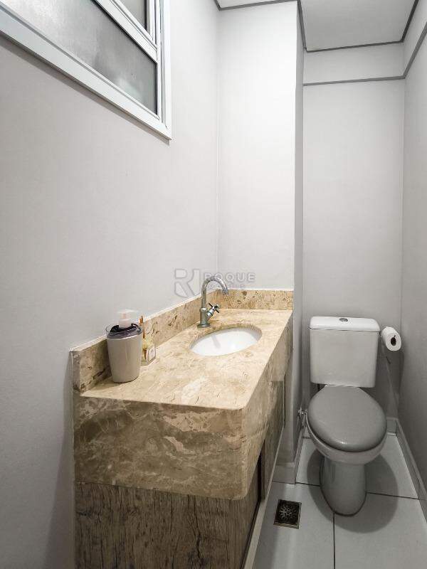 Apartamento à venda no bairro Jardim Residencial Francisco Cruãnes: LAVABO