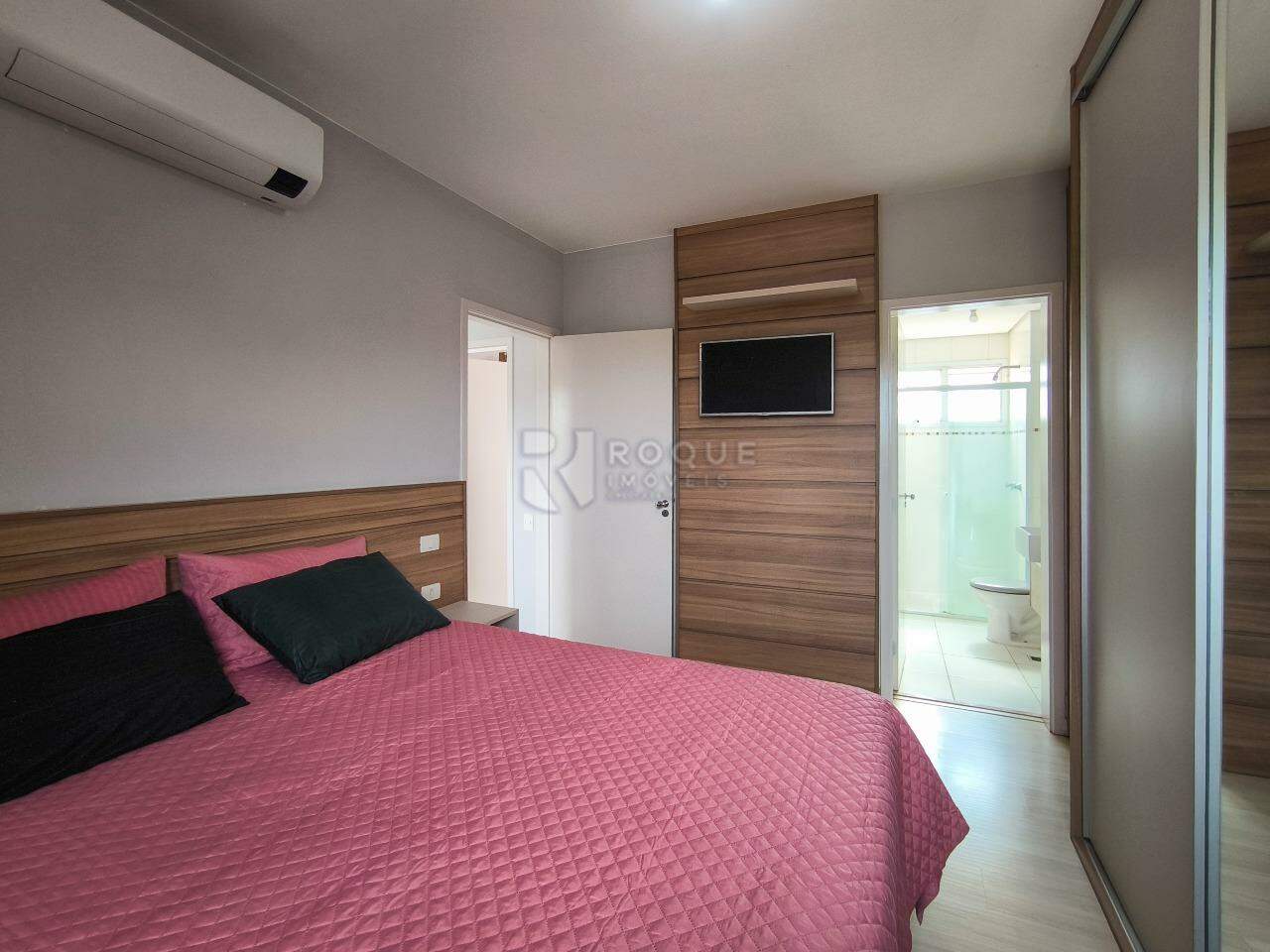 Apartamento à venda no bairro Jardim Residencial Francisco Cruãnes: SUÍTE
