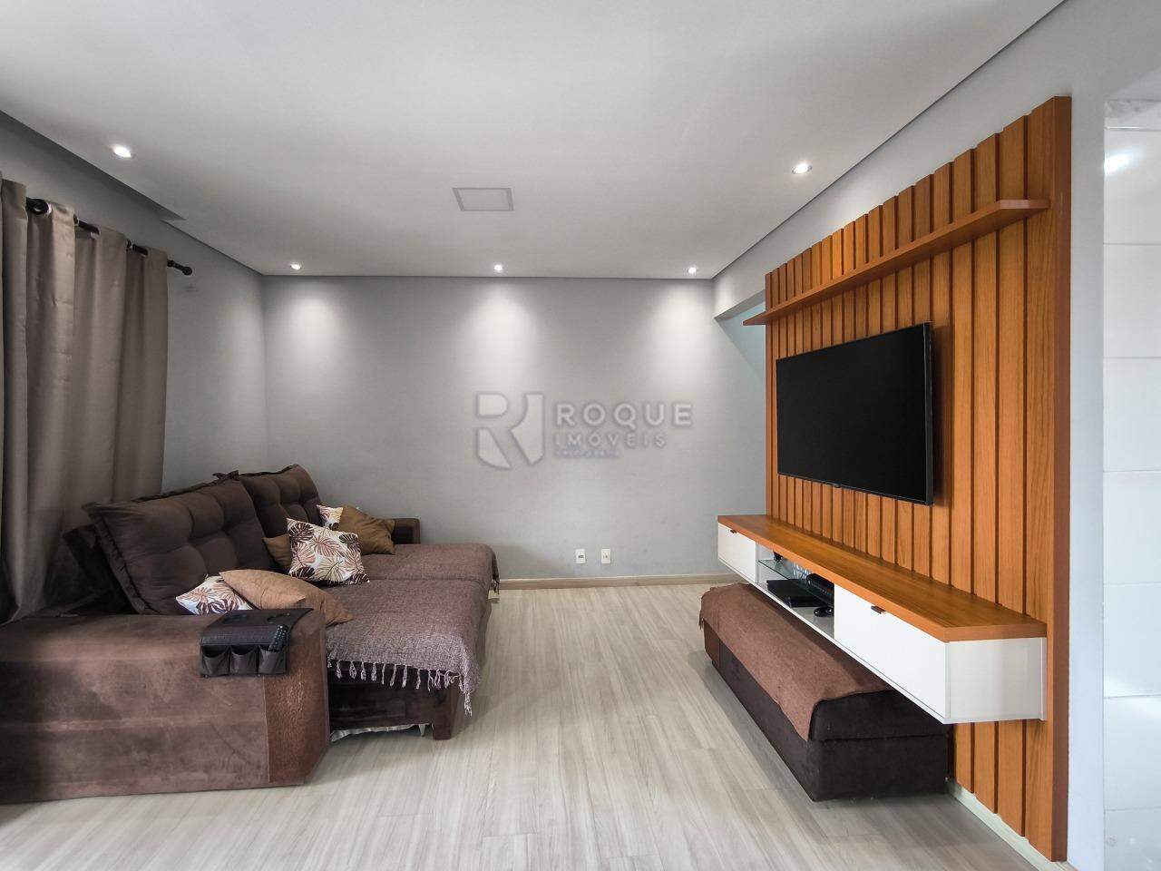 Apartamento à venda no bairro Jardim Residencial Francisco Cruãnes: SALA DE ESTAR