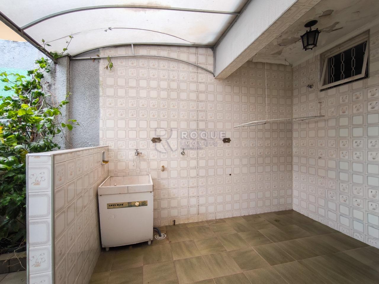 Casa Residencial à venda no bairro Centro: ÁREA DE SERVIÇO