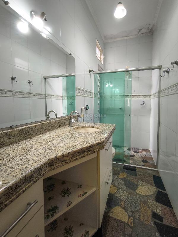 Casa Residencial à venda no bairro Centro: BANHEIRO SOCIAL