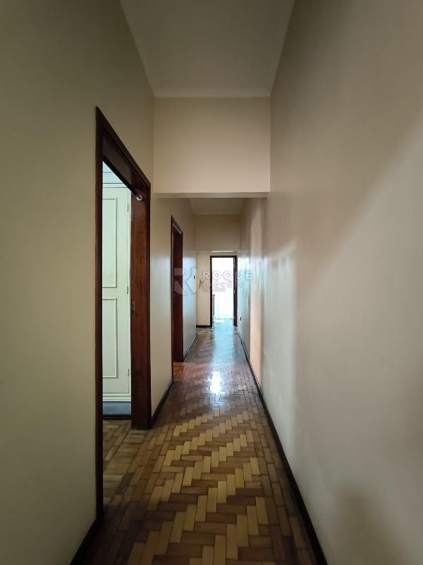 Casa Residencial à venda no bairro Centro: CORREDOR INTERNO